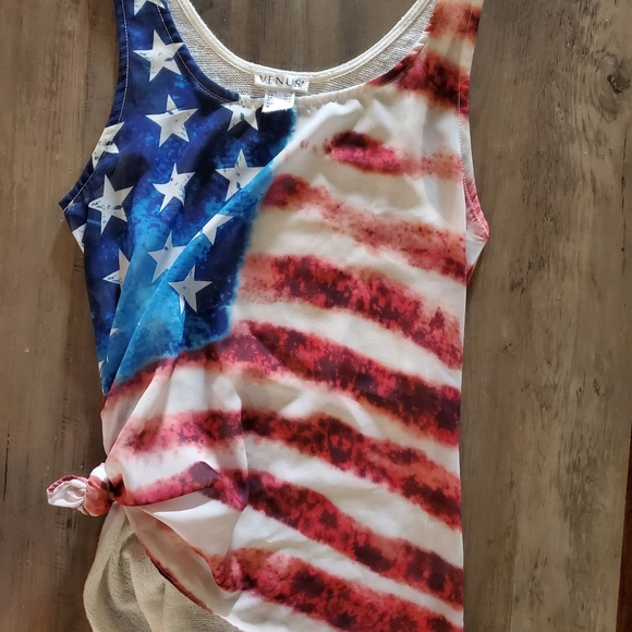 VENUS America Crochet Tank Top - Picture 2 of 3